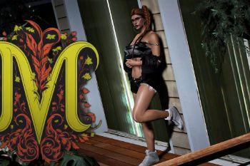 8801f9 mrwitt@relaxed window pose
